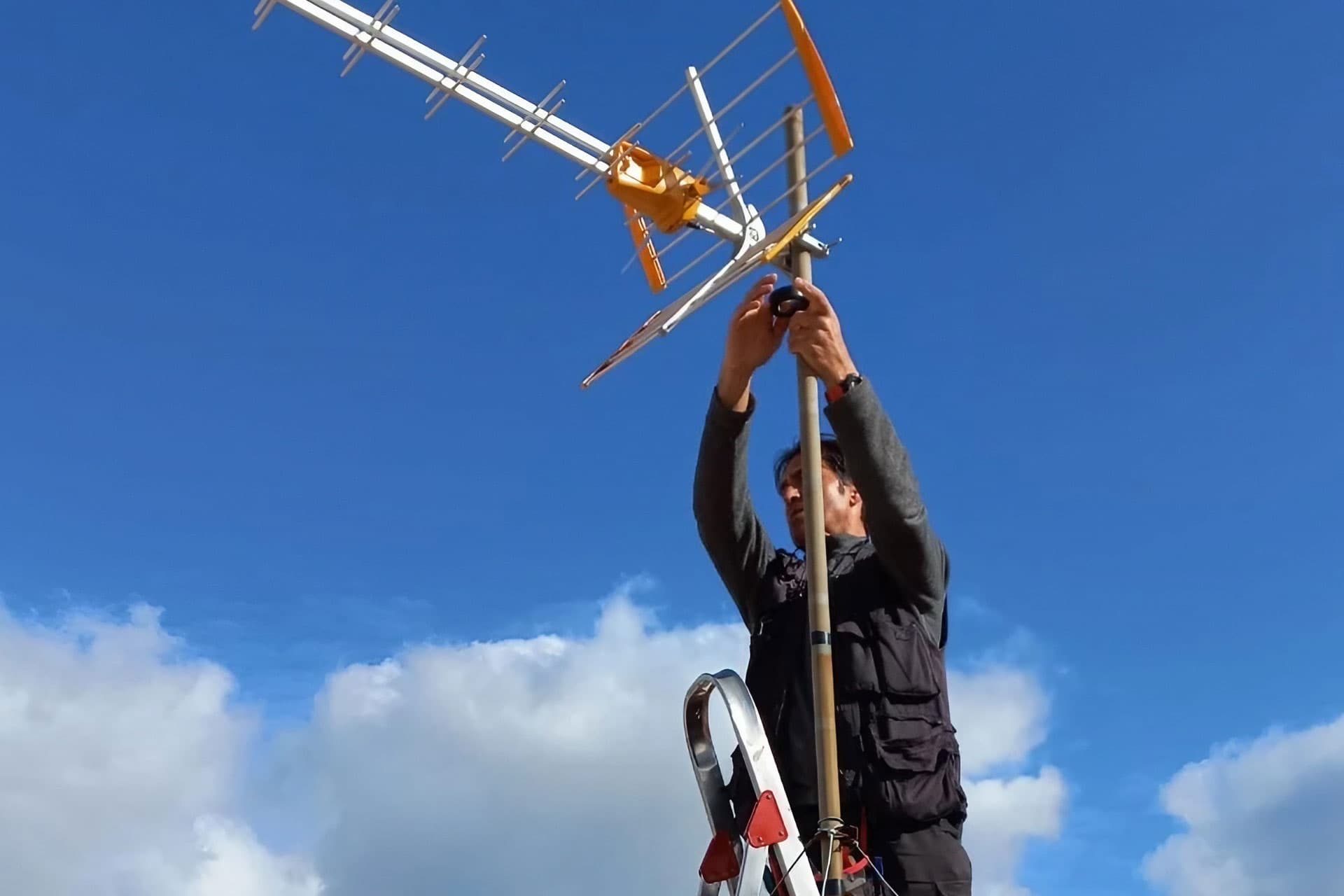  Instalación y mantenimiento de antenas de televisión en Ferrol